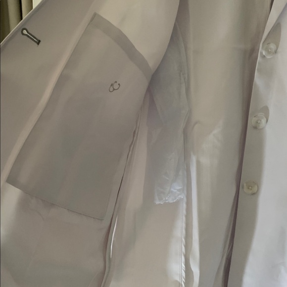 Figs White Professional Lab Coat - Picture 3 of 7
